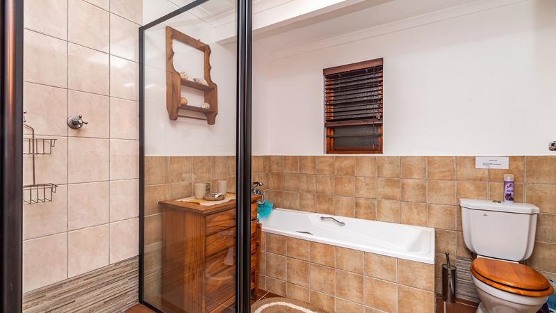 6 Bedroom Property for Sale in Outeniqua Strand Western Cape